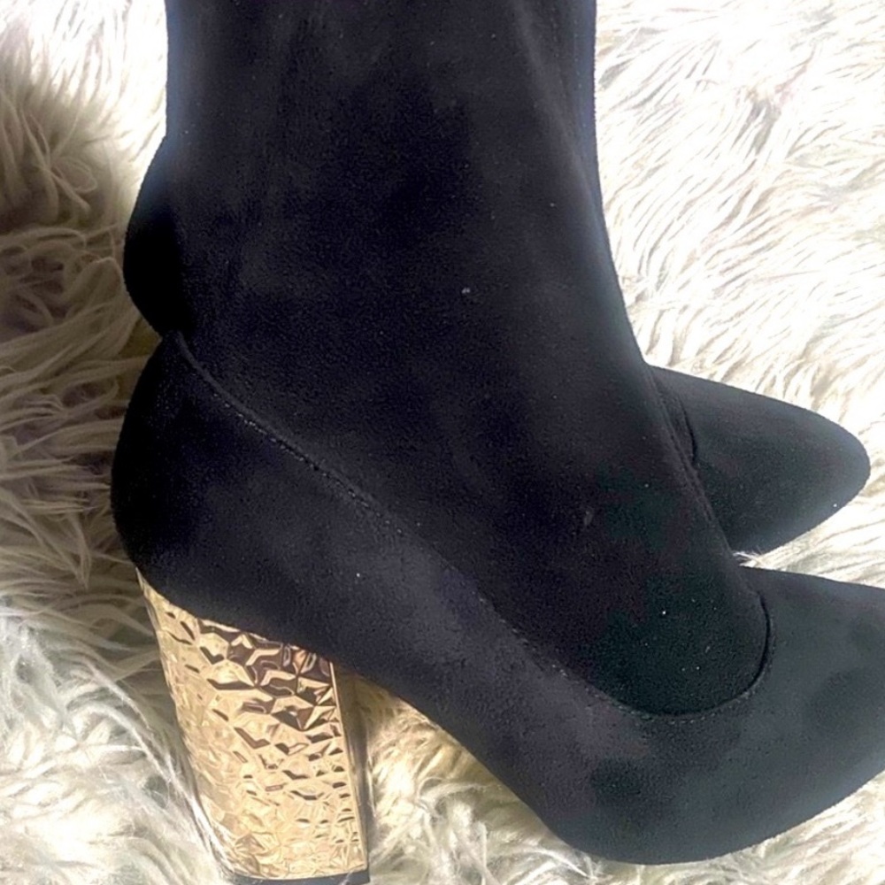 Qupid like new black and Copper ankle boots size 7